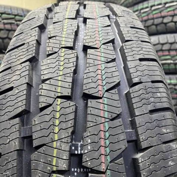225/70X15 Roadmarch SNOWROVER 989 C-DEKK 112/110R