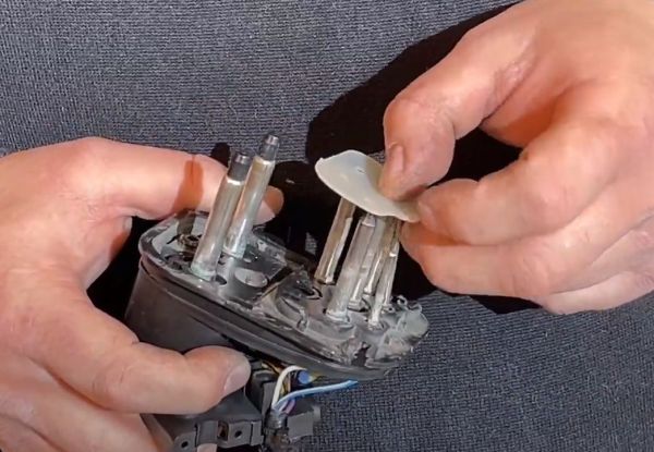 8029012 PAKNING ELBIL LADEKONTAKT